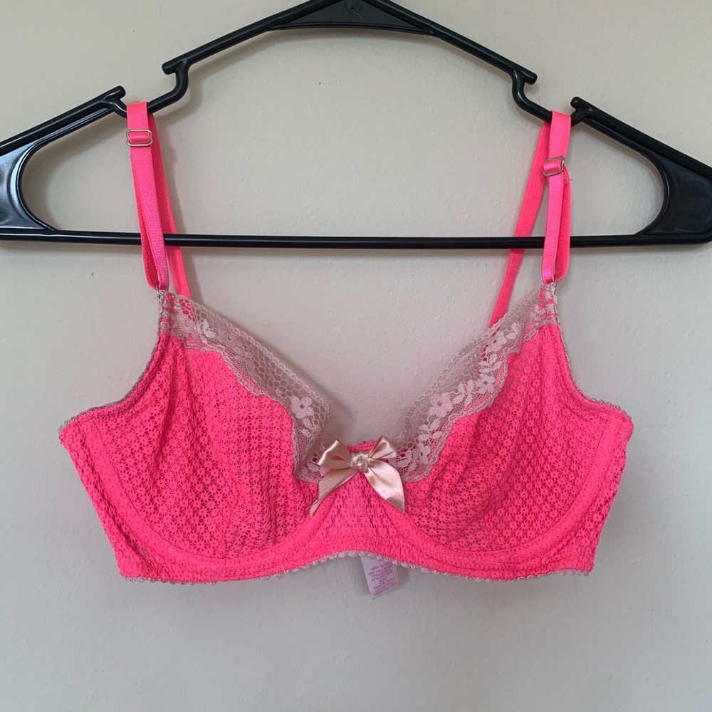 Sexy lace Victoria’s Secret bra 32C